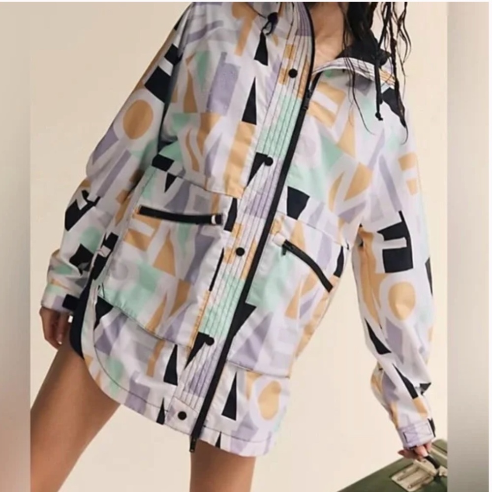 Free People FP movement Large L singin' in the rainjacket blocked logo - Picture 1 of 8